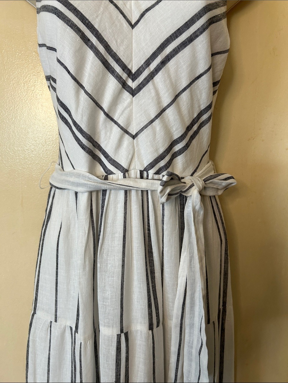 Dkny Sleeveless V-Neck Striped Maxi Dress in White and Black size 4 - Picture 5 of 14